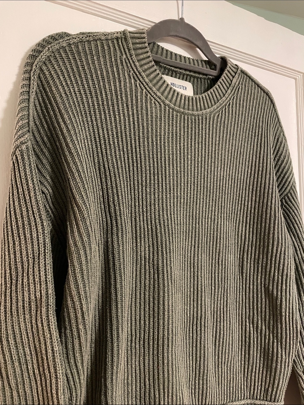 Hollister Boxy Fit Olive Green Crewneck Sweater size Small - Picture 3 of 5